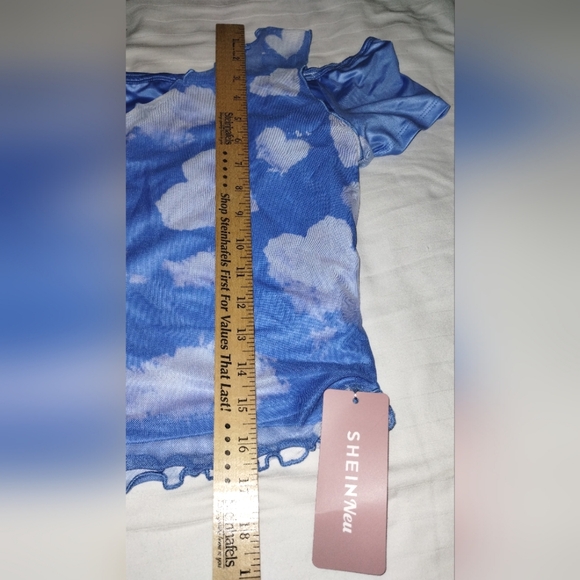 (Price Is Firm) Shein Cloud print top - Picture 3 of 6